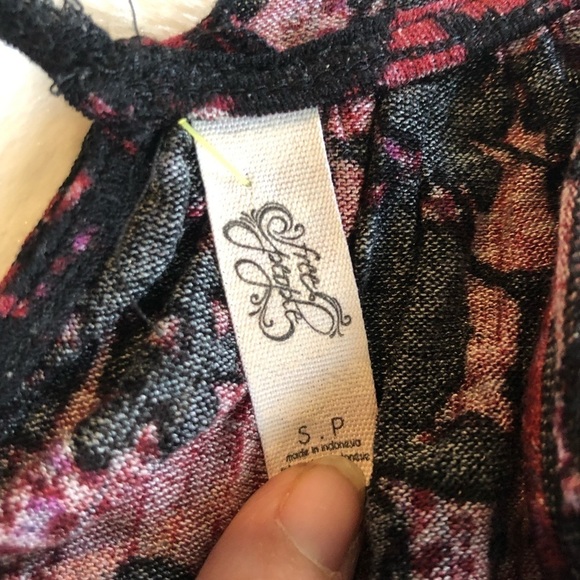 𝅺Free people cold shoulder shirt sz small - Picture 6 of 7